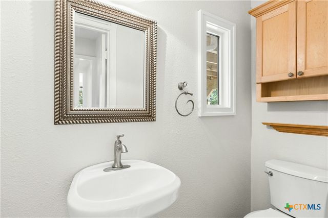 1562 Windmere, Canyon Lake, TX 78133
