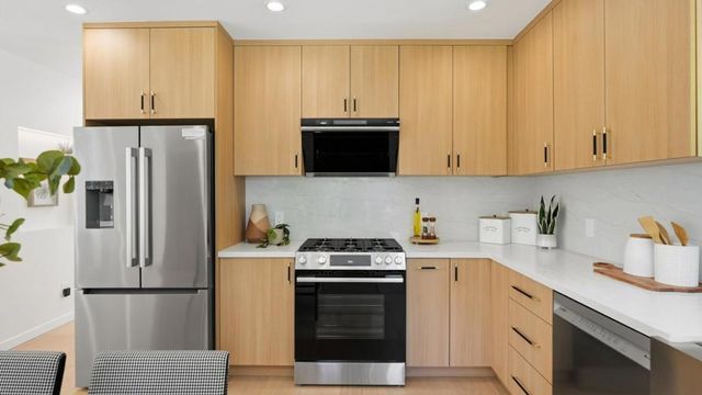 1425 California Drive, Burlingame, CA 94010