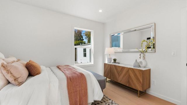 1425 California Drive, Burlingame, CA 94010