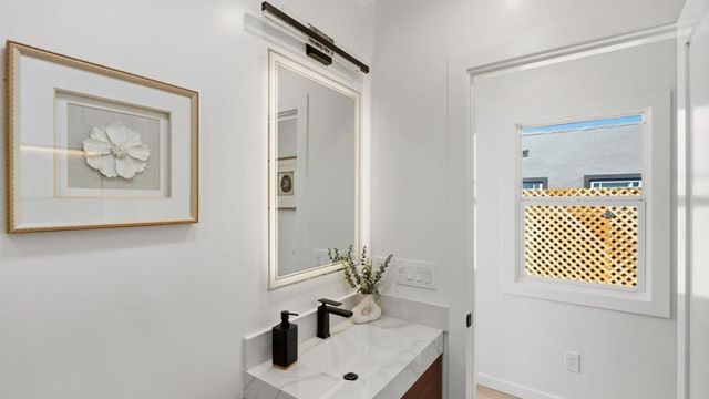 1425 California Drive, Burlingame, CA 94010