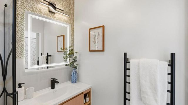 1425 California Drive, Burlingame, CA 94010
