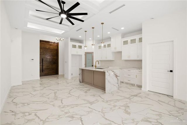 5812 N Pedaso Del Sol Street, Edinburg, TX 78542
