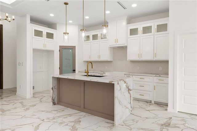 5812 N Pedaso Del Sol Street, Edinburg, TX 78542