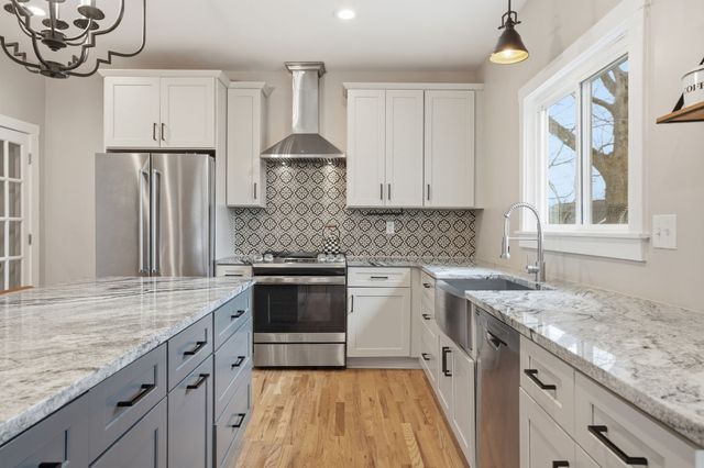 412 E Rickert Ave, Dickson, TN 37055