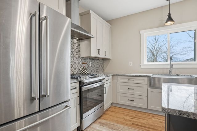 412 E Rickert Ave, Dickson, TN 37055