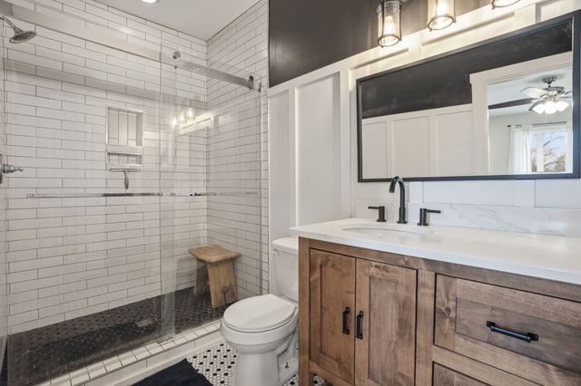 412 E Rickert Ave, Dickson, TN 37055