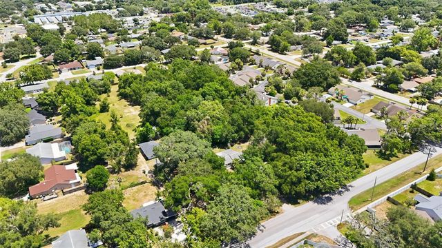 2675 E WASHINGTON AVENUE, Eustis, FL 32726
