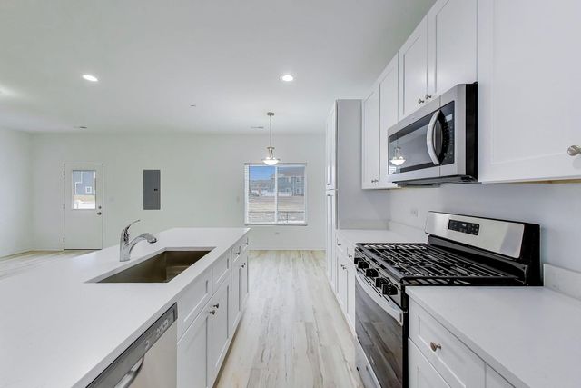 1234 Gillespie Lane 1234, Yorkville, IL 60560