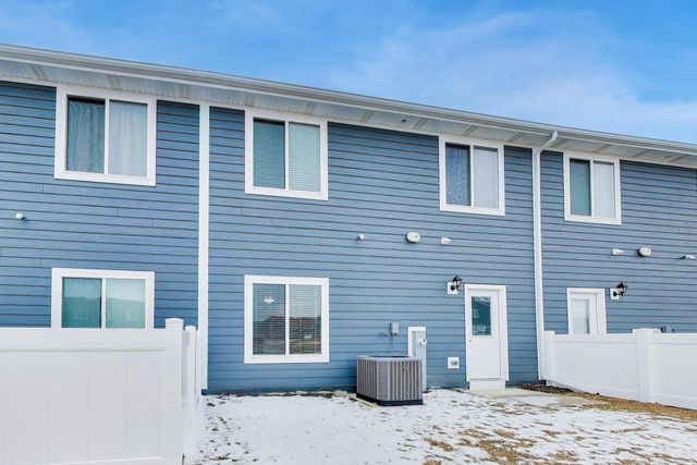 1234 Gillespie Lane 1234, Yorkville, IL 60560