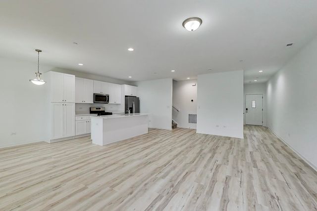 1234 Gillespie Lane 1234, Yorkville, IL 60560