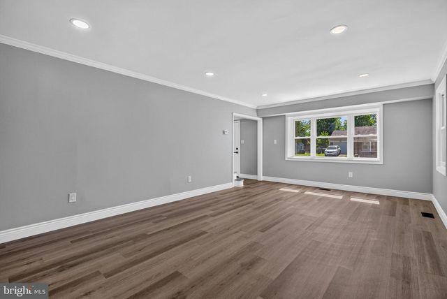 21 GARNER LN, Willingboro, NJ 08046
