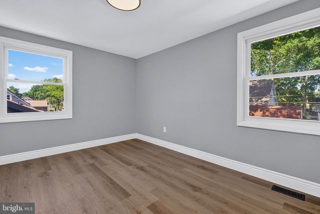 21 GARNER LN, Willingboro, NJ 08046