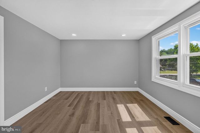 21 GARNER LN, Willingboro, NJ 08046