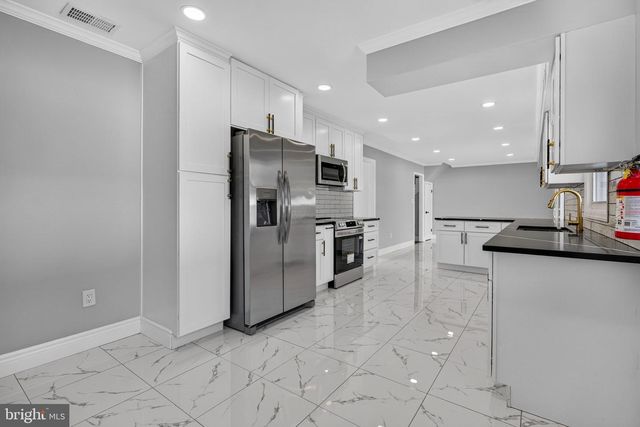 21 GARNER LN, Willingboro, NJ 08046