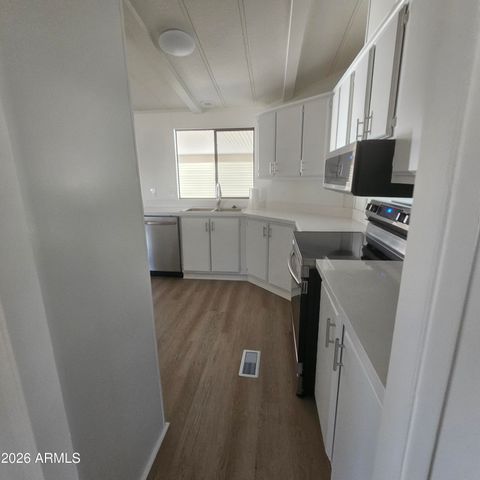 18028 N 3RD Place N, Phoenix, AZ 85022