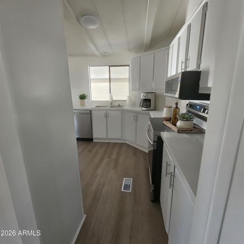 18028 N 3RD Place N, Phoenix, AZ 85022