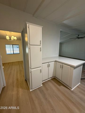 18028 N 3RD Place N, Phoenix, AZ 85022