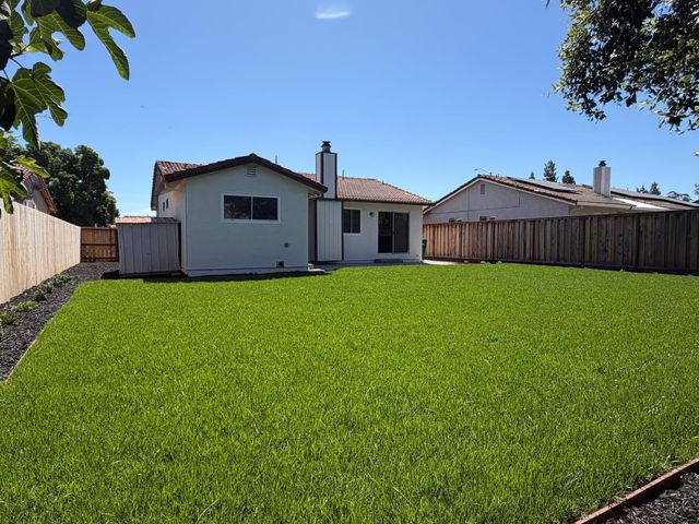 8243 Onyx Ct, Stockton, CA 95210