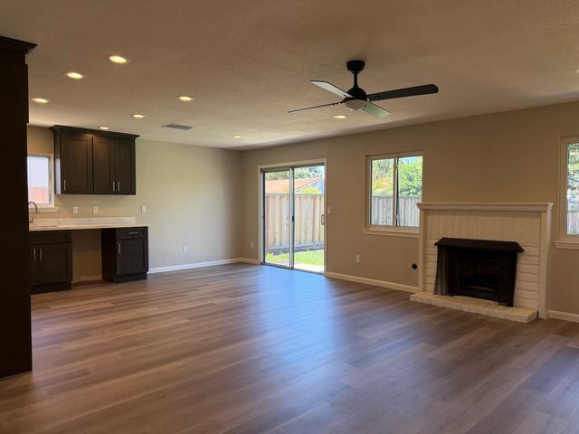 8243 Onyx Ct, Stockton, CA 95210