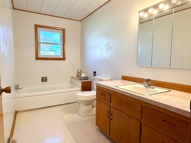 23492 Lawrence 1090, Monett, MO 65708