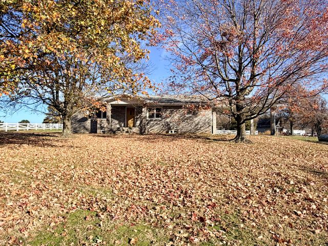 23492 Lawrence 1090, Monett, MO 65708