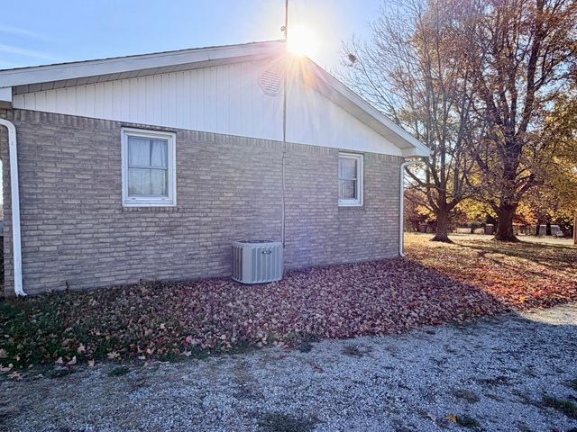 23492 Lawrence 1090, Monett, MO 65708