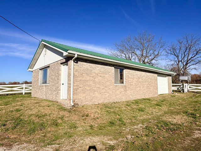 23492 Lawrence 1090, Monett, MO 65708