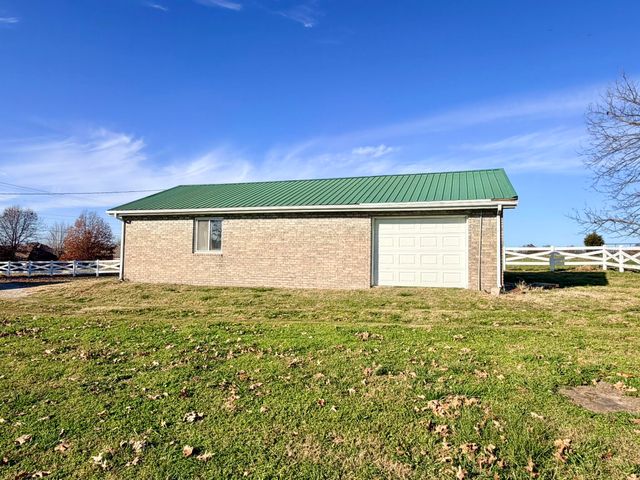 23492 Lawrence 1090, Monett, MO 65708