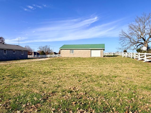 23492 Lawrence 1090, Monett, MO 65708