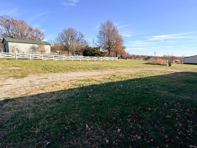 23492 Lawrence 1090, Monett, MO 65708