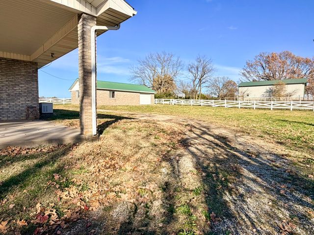 23492 Lawrence 1090, Monett, MO 65708