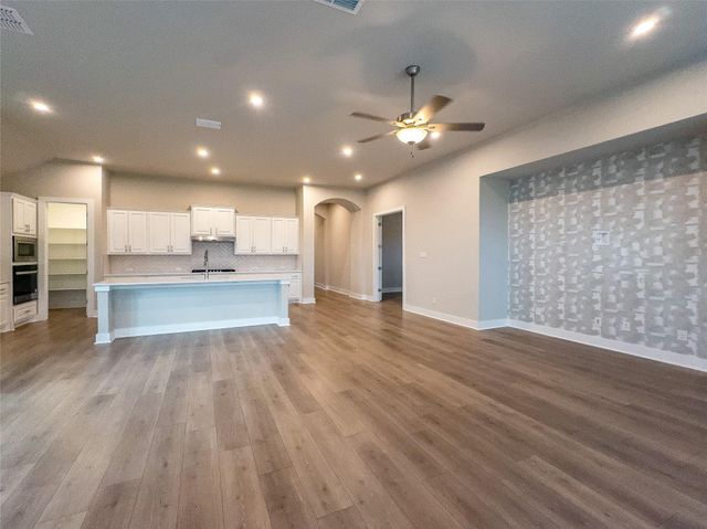 337 Alicante LN, Liberty Hill, TX 78642