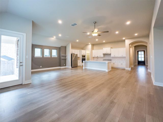 337 Alicante LN, Liberty Hill, TX 78642