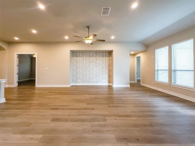 337 Alicante LN, Liberty Hill, TX 78642