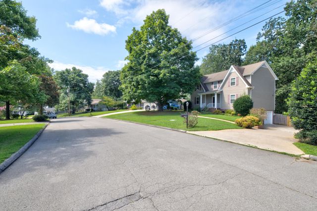 1706 Mountain Bay Drive, Hixson, TN 37343