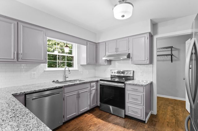 1706 Mountain Bay Drive, Hixson, TN 37343