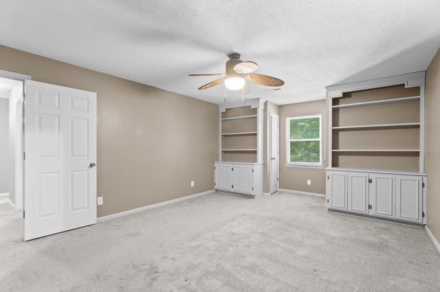1706 Mountain Bay Drive, Hixson, TN 37343