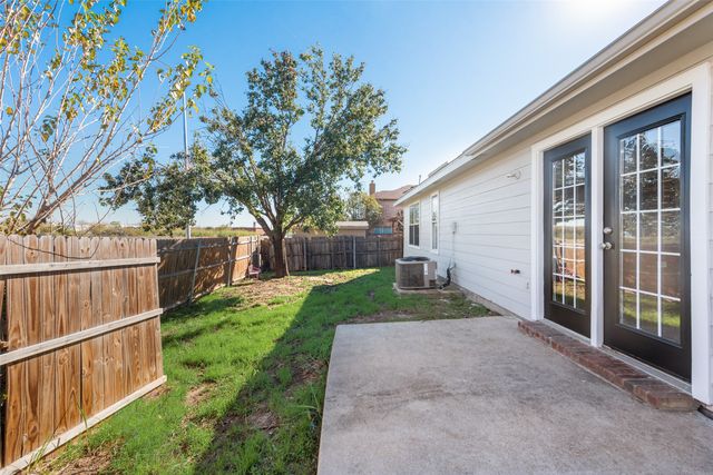 9708 Westmere Lane, Fort Worth, TX 76108