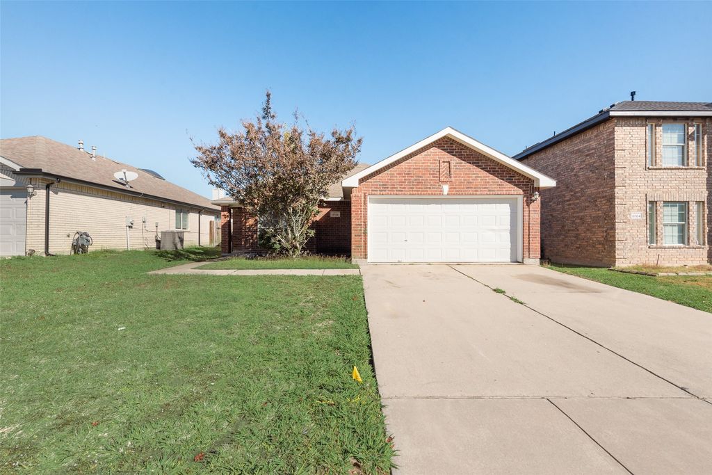 9708 Westmere Lane, Fort Worth, TX 76108