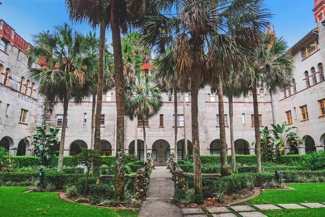 804 W 2nd St, St Augustine, FL 32084