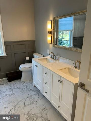 175 WAVERLY LN, Harleysville, PA 19438