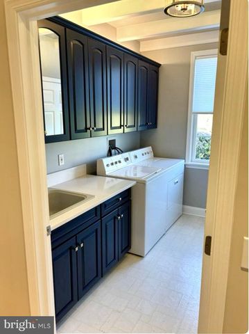 175 WAVERLY LN, Harleysville, PA 19438