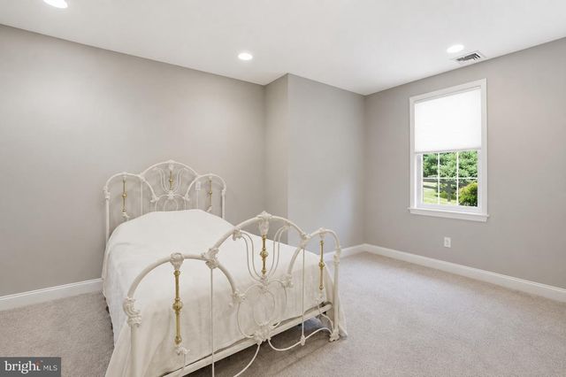175 WAVERLY LN, Harleysville, PA 19438