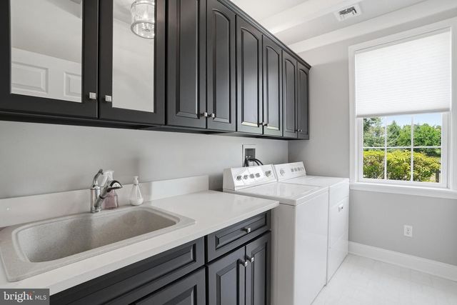 175 WAVERLY LN, Harleysville, PA 19438