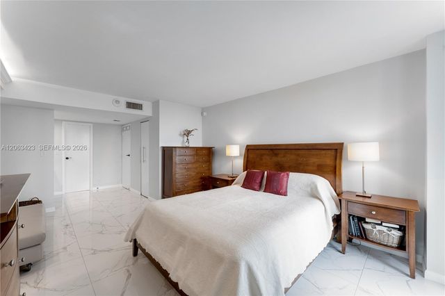 100 Bayview Dr 709, Sunny Isles Beach, FL 33160