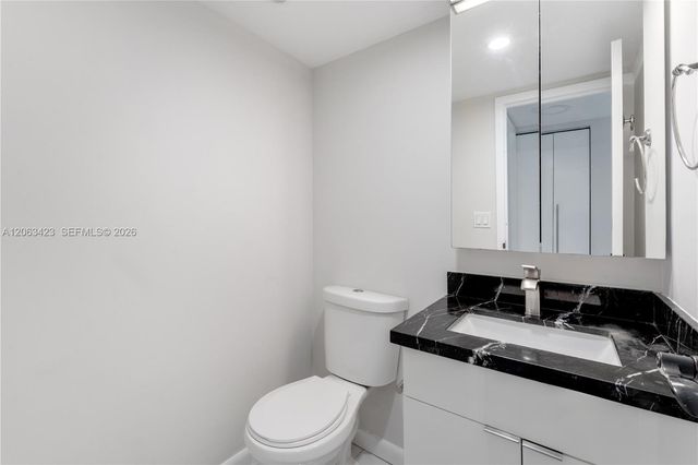 100 Bayview Dr 709, Sunny Isles Beach, FL 33160