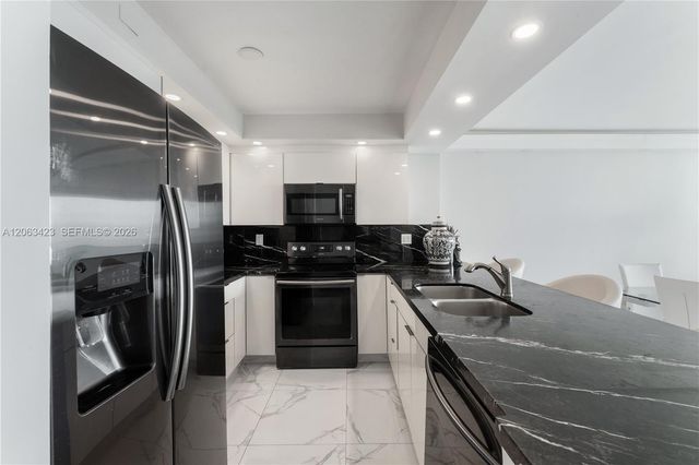 100 Bayview Dr 709, Sunny Isles Beach, FL 33160