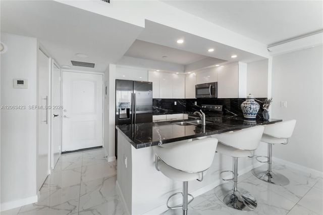 100 Bayview Dr 709, Sunny Isles Beach, FL 33160