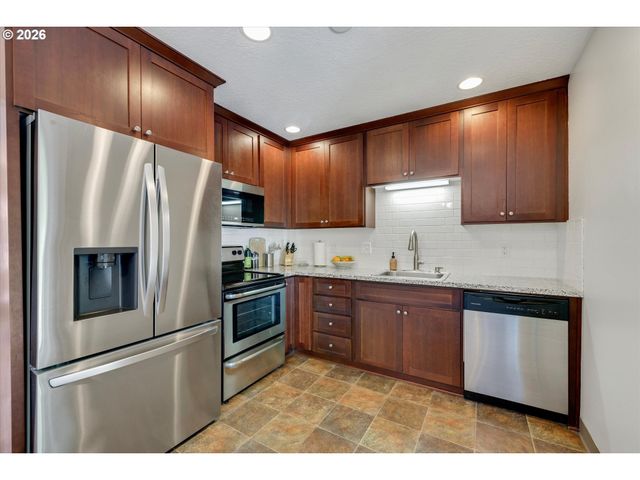 1310 Se 114TH Ave, Portland, OR 97216