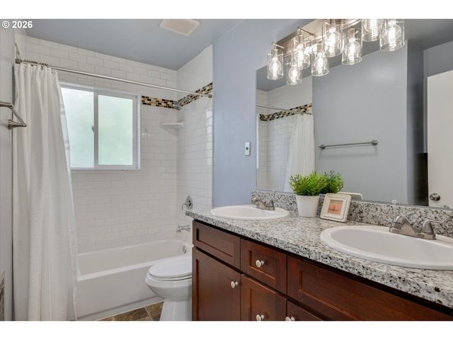 1310 Se 114TH Ave, Portland, OR 97216